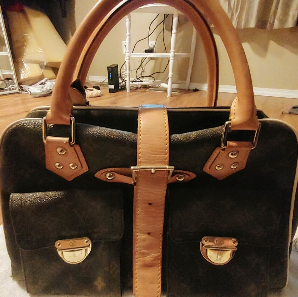 **Louis Vuitton Manhattan GM**